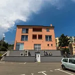 Sandra With Free Private Parking Appartement *