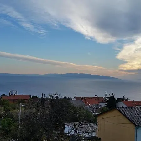 Apartment Sandra With Free Private Parking