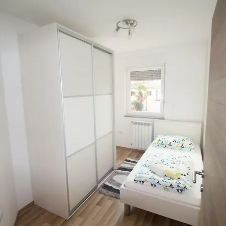 Apartment Sandra With Free Private Parking Rijeka