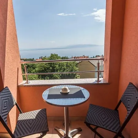 Sandra With Free Private Parking Rijeka