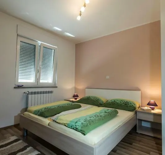 Sandra With Free Private Parking Apartman