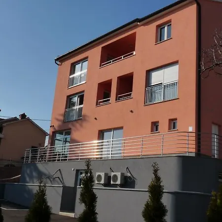 Sandra With Free Private Parking Rijeka