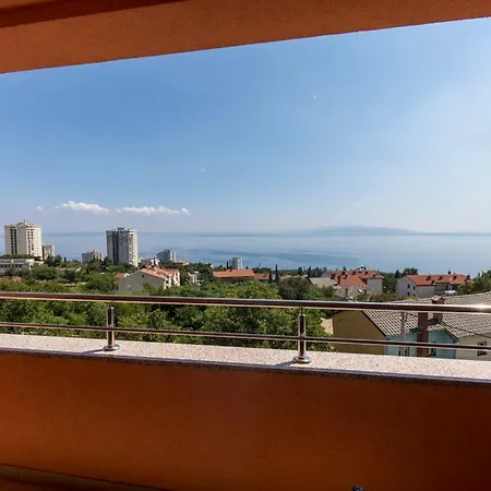 Sandra With Free Private Parking Apartment *