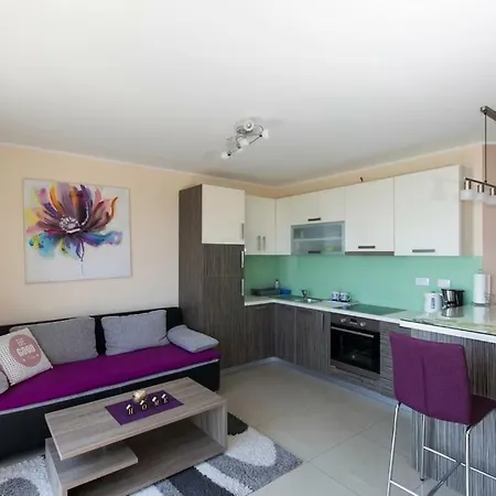 Apartment Sandra With Free Private Parking *
