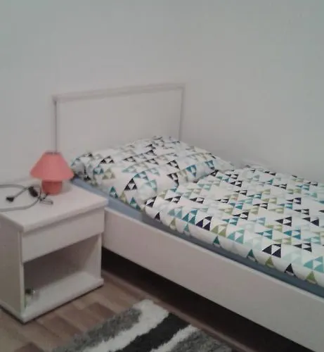 Sandra With Free Private Parking Apartament *