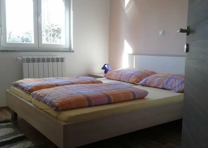 Sandra With Free Private Parking Apartament