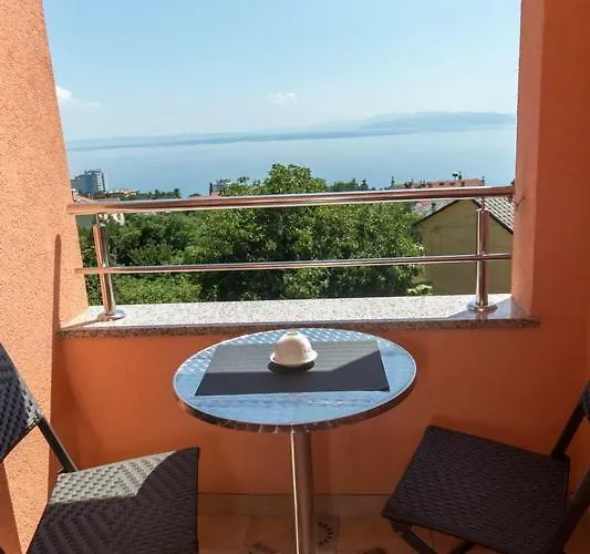 Sandra With Free Private Parking Apartament